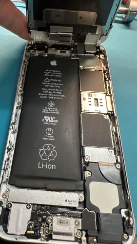 iPhone6S バッテリー交換 battery replacement ダイワンテレコム　高田馬場　即日